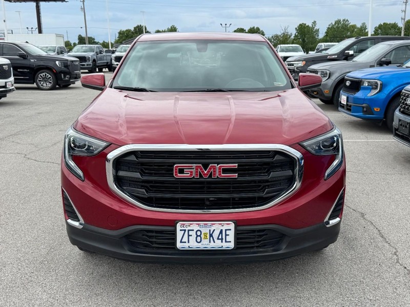 GMC Terrain Vehicle Full-screen Gallery Image 9