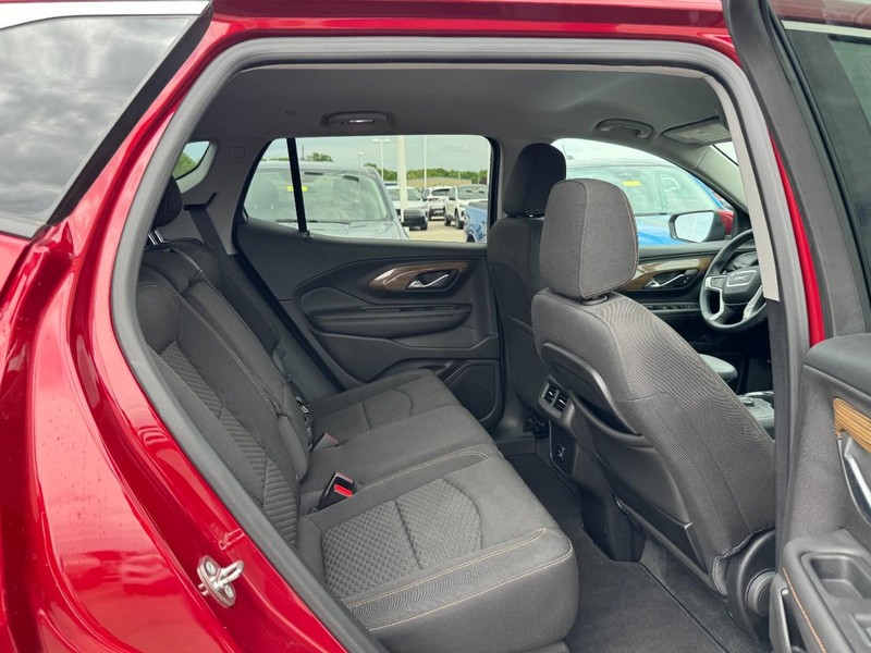 GMC Terrain Vehicle Full-screen Gallery Image 10