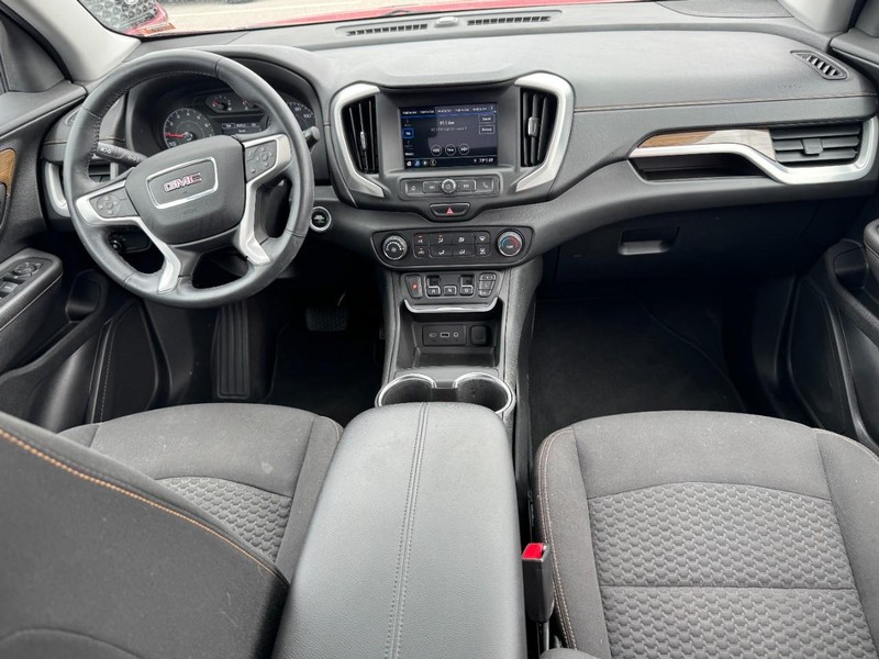 GMC Terrain Vehicle Full-screen Gallery Image 11