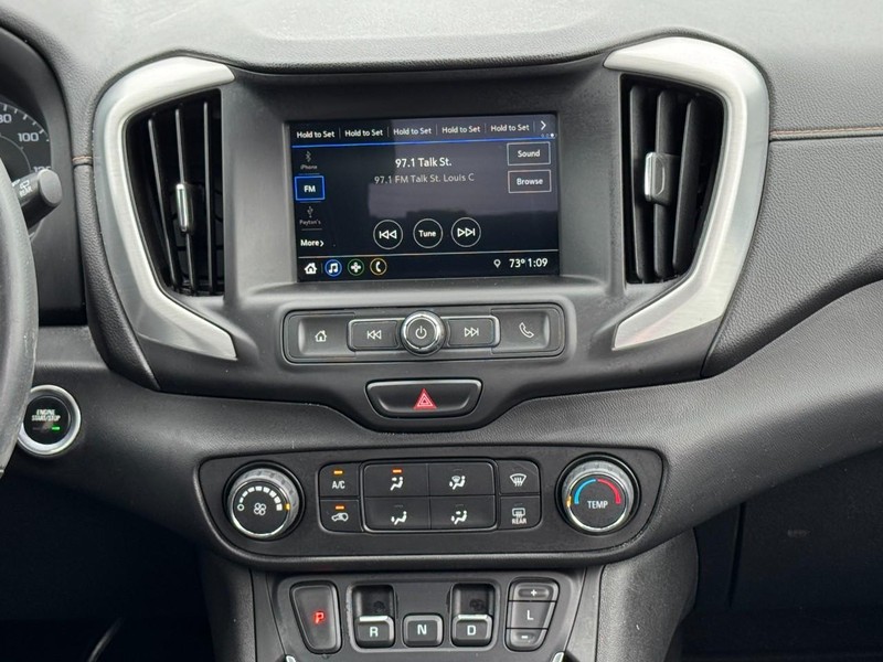 GMC Terrain Vehicle Full-screen Gallery Image 13