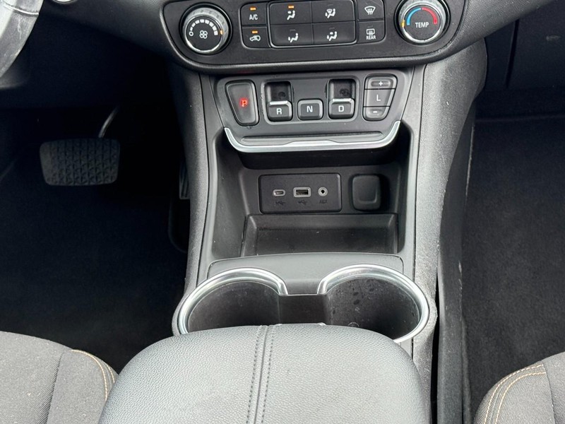GMC Terrain Vehicle Full-screen Gallery Image 14