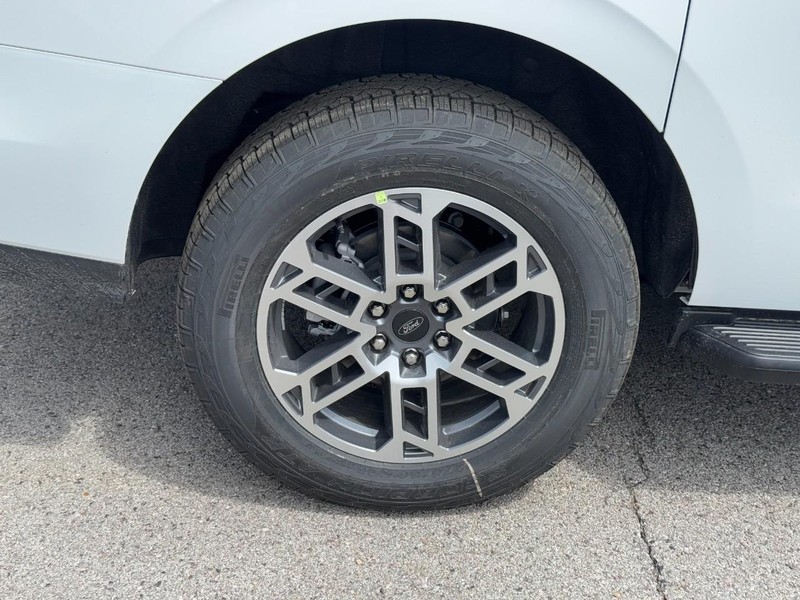 Ford Expedition Max Vehicle Image 04