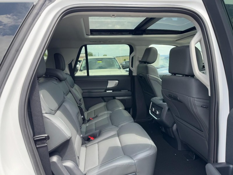 Ford Expedition Max Vehicle Image 05