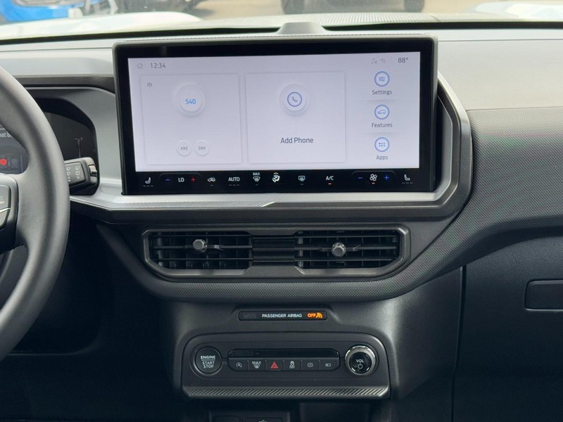 Ford Bronco Sport Vehicle Full-screen Gallery Image 8