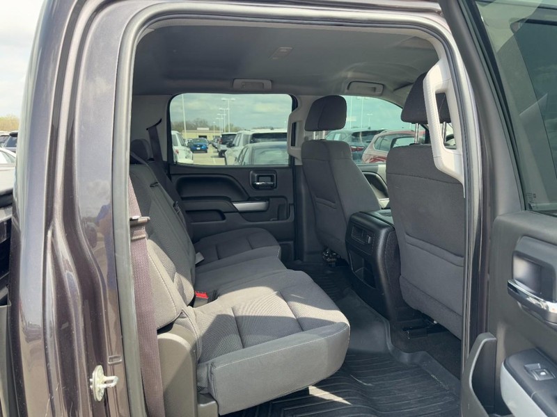 Chevrolet Silverado 1500 Vehicle Full-screen Gallery Image 10