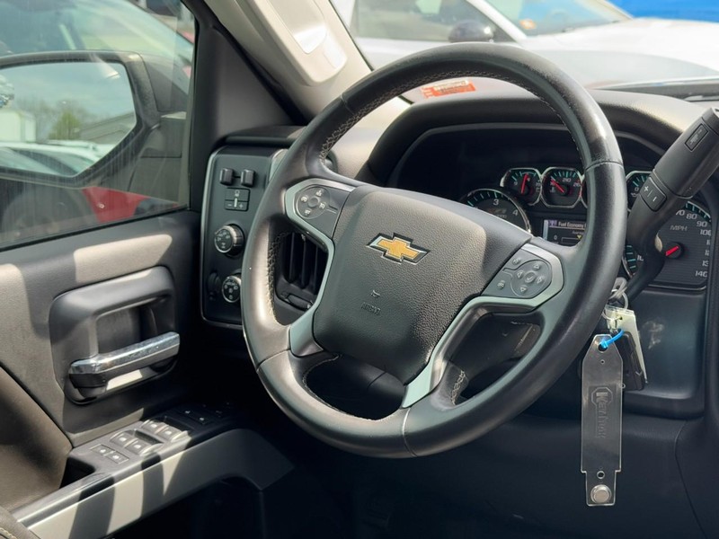 Chevrolet Silverado 1500 Vehicle Full-screen Gallery Image 12