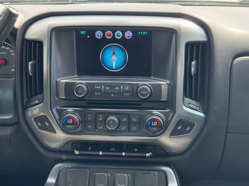 Chevrolet Silverado 1500 Vehicle Full-screen Gallery Image 13