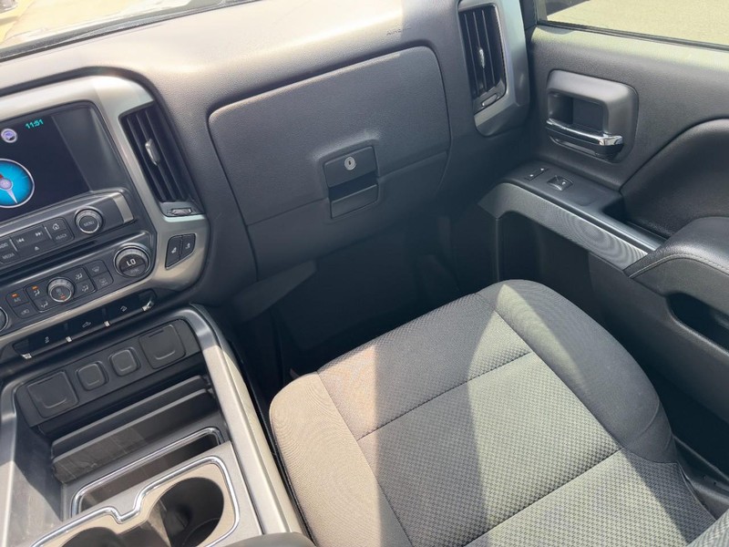 Chevrolet Silverado 1500 Vehicle Full-screen Gallery Image 15