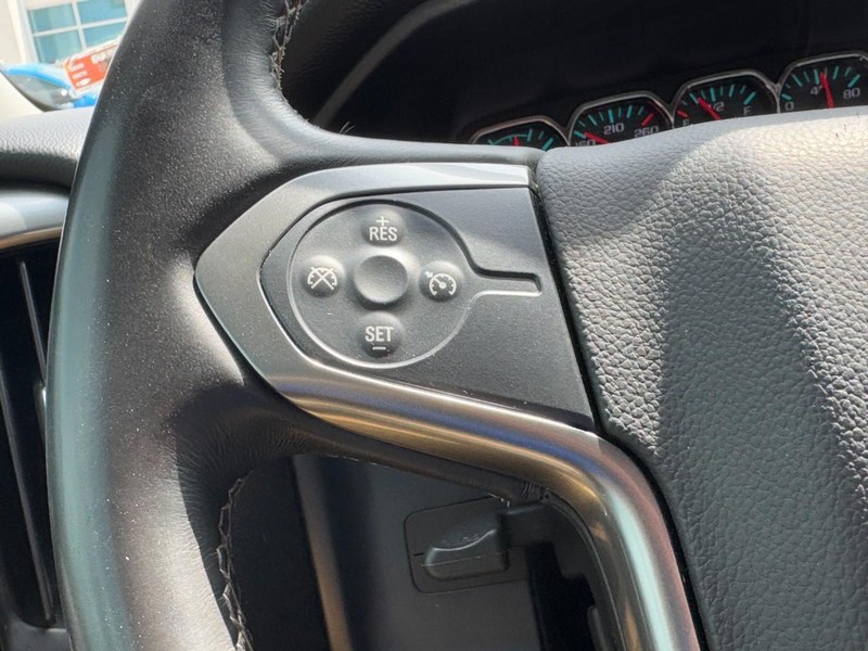 Chevrolet Silverado 1500 Vehicle Full-screen Gallery Image 16