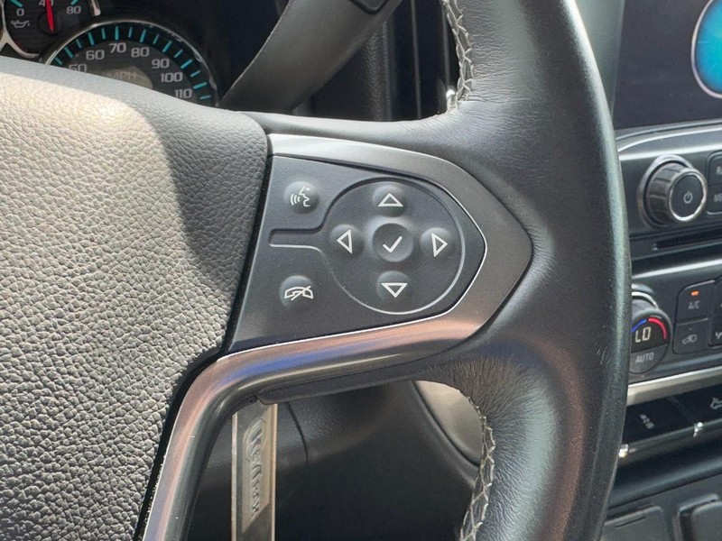 Chevrolet Silverado 1500 Vehicle Full-screen Gallery Image 17