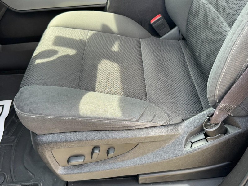 Chevrolet Silverado 1500 Vehicle Full-screen Gallery Image 23