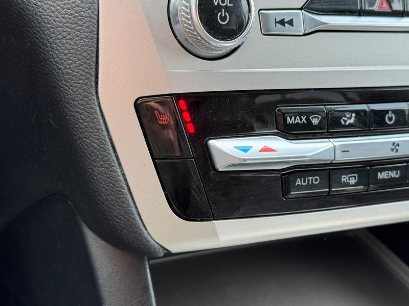 Ford Explorer Vehicle Image 20