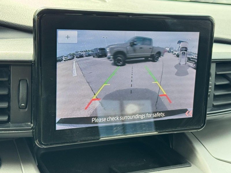 Ford Explorer Vehicle Image 22