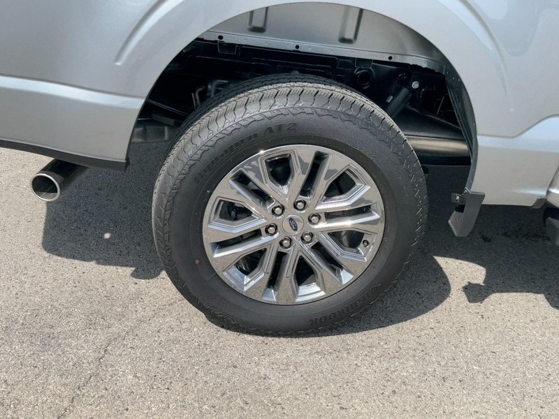 Ford F-150 Vehicle Full-screen Gallery Image 4