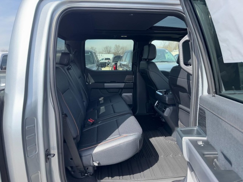 Ford F-150 Vehicle Full-screen Gallery Image 5