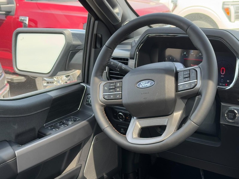 Ford F-150 Vehicle Full-screen Gallery Image 7