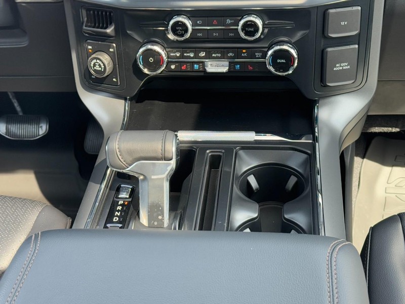 Ford F-150 Vehicle Full-screen Gallery Image 9