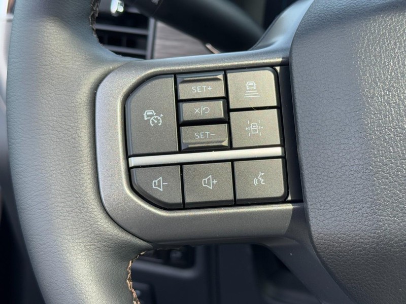 Ford F-150 Vehicle Full-screen Gallery Image 11