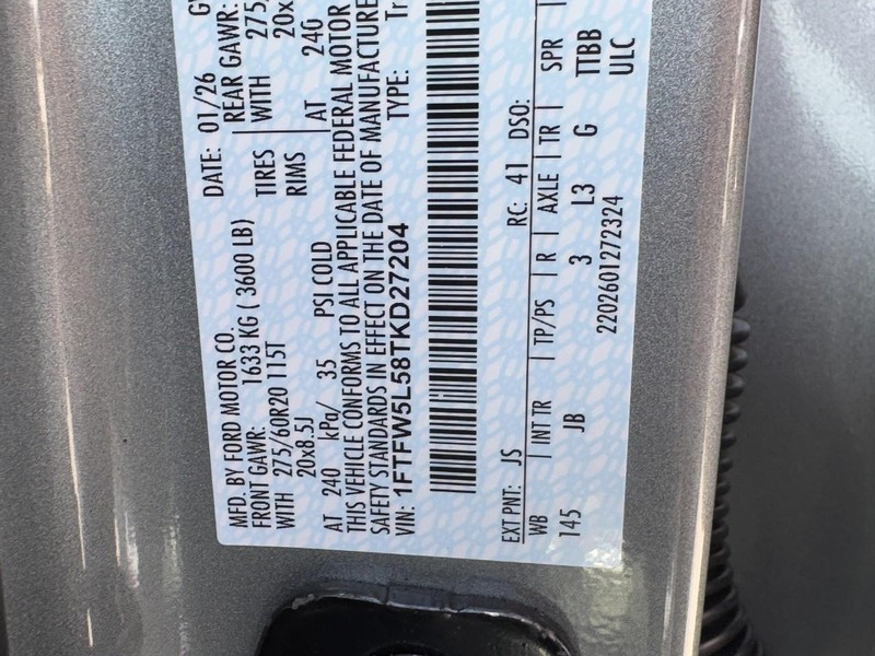 Ford F-150 Vehicle Full-screen Gallery Image 17