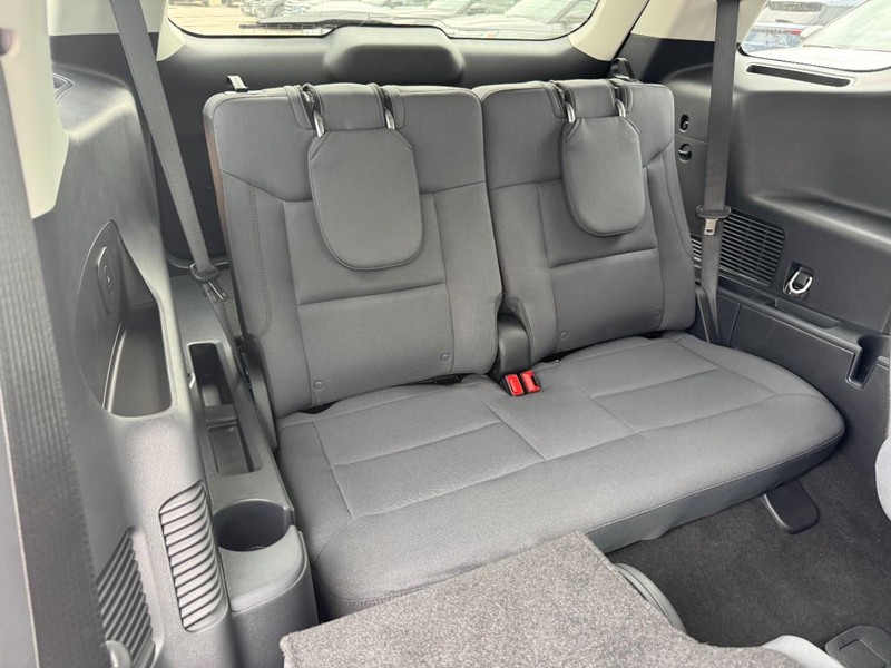 Ford Explorer Vehicle Image 06