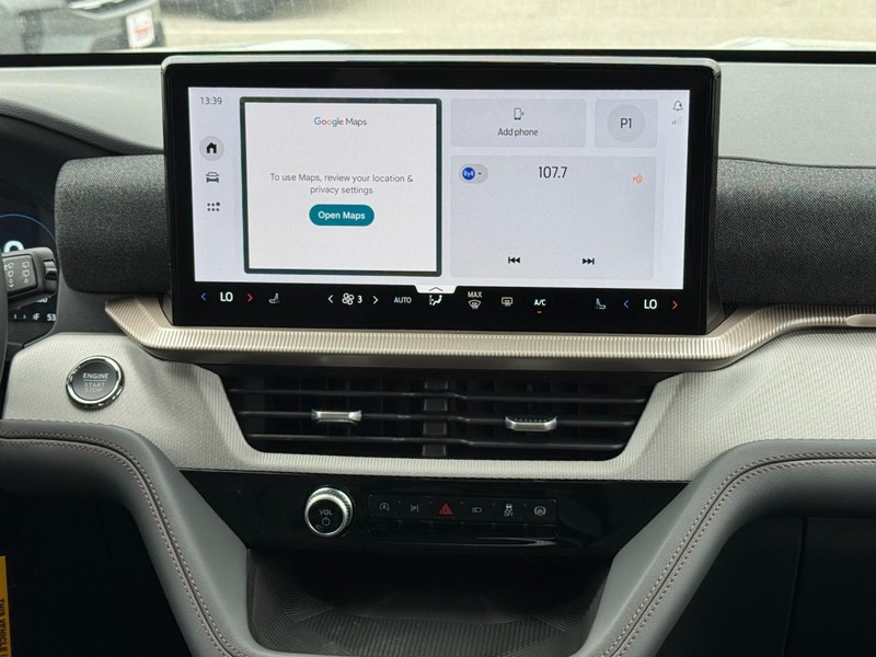 Ford Explorer Vehicle Image 09