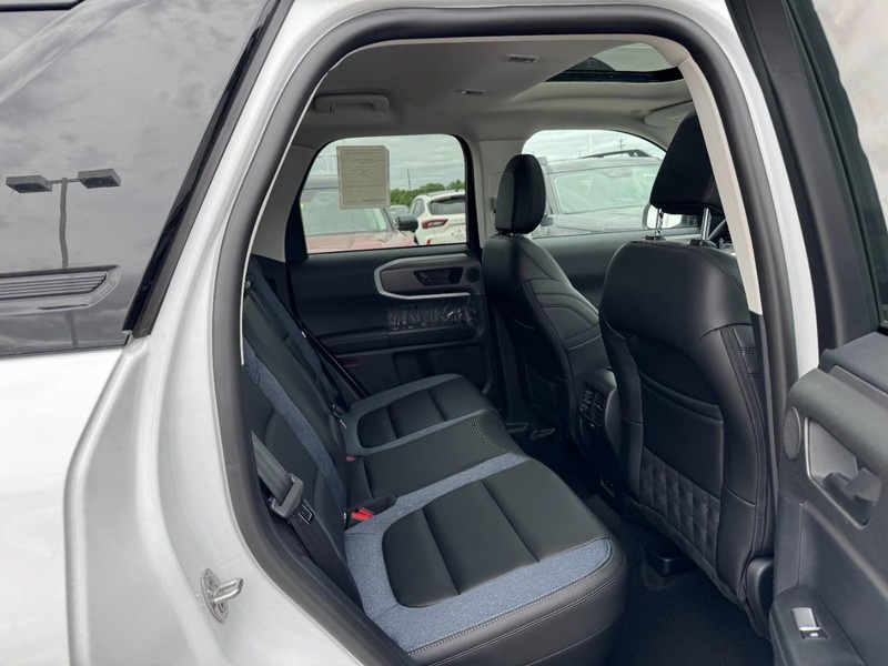 Ford Bronco Sport Vehicle Full-screen Gallery Image 5