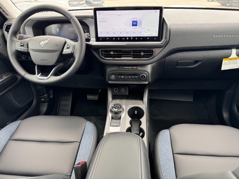 Ford Bronco Sport Vehicle Full-screen Gallery Image 6