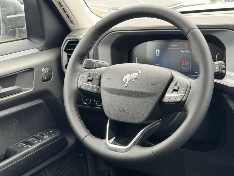 Ford Bronco Sport Vehicle Full-screen Gallery Image 7