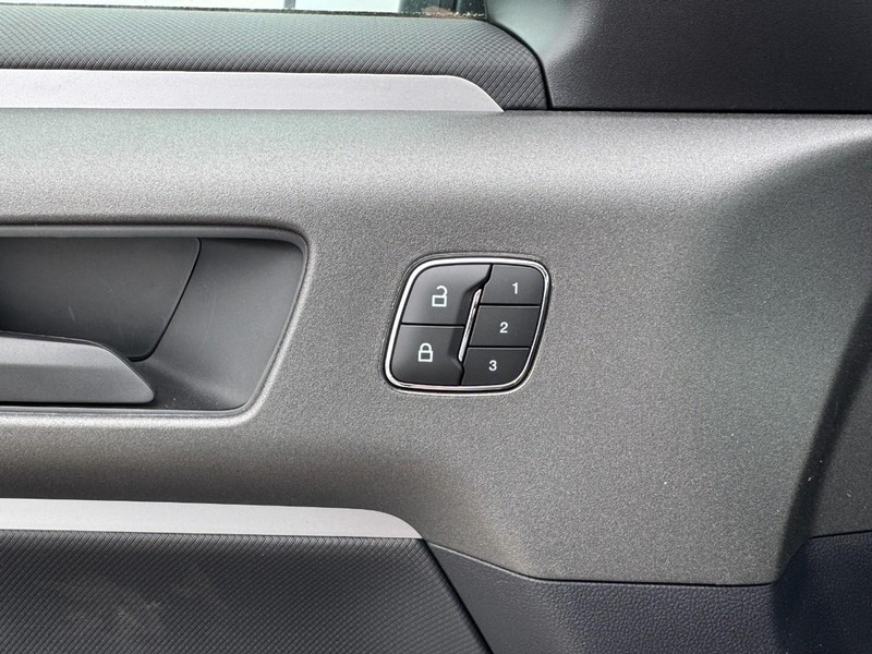 Ford Bronco Sport Vehicle Full-screen Gallery Image 10