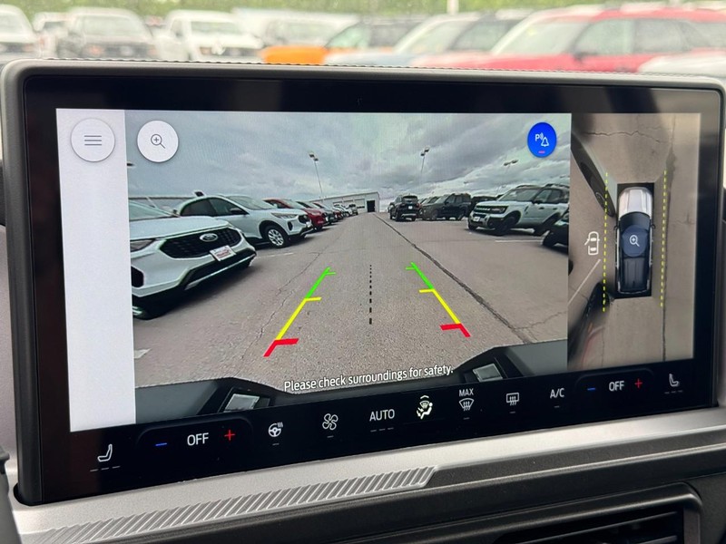 Ford Bronco Sport Vehicle Full-screen Gallery Image 16