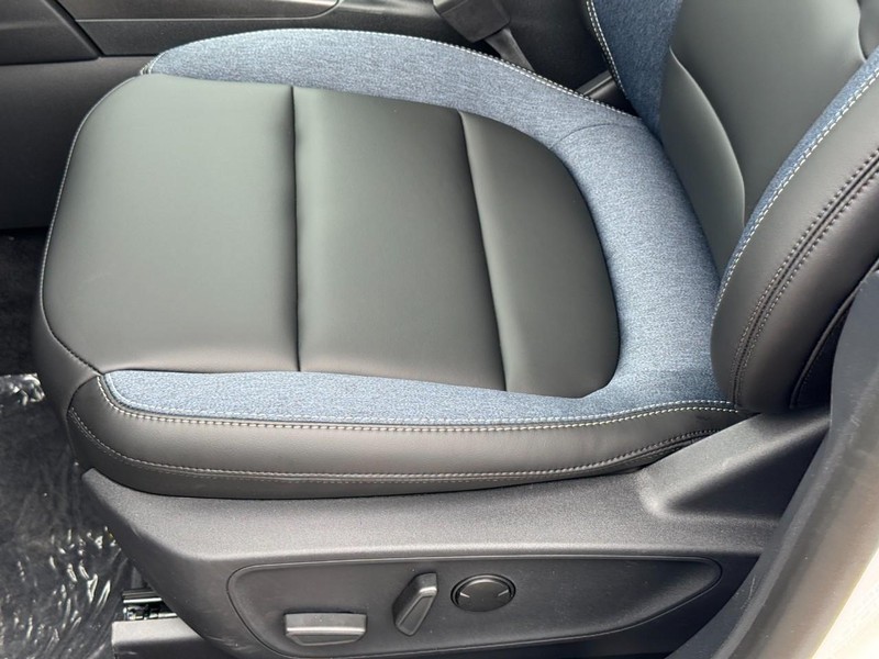 Ford Bronco Sport Vehicle Full-screen Gallery Image 18