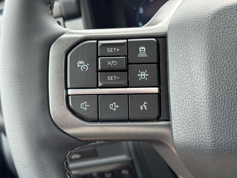 Ford F-150 Vehicle Full-screen Gallery Image 11