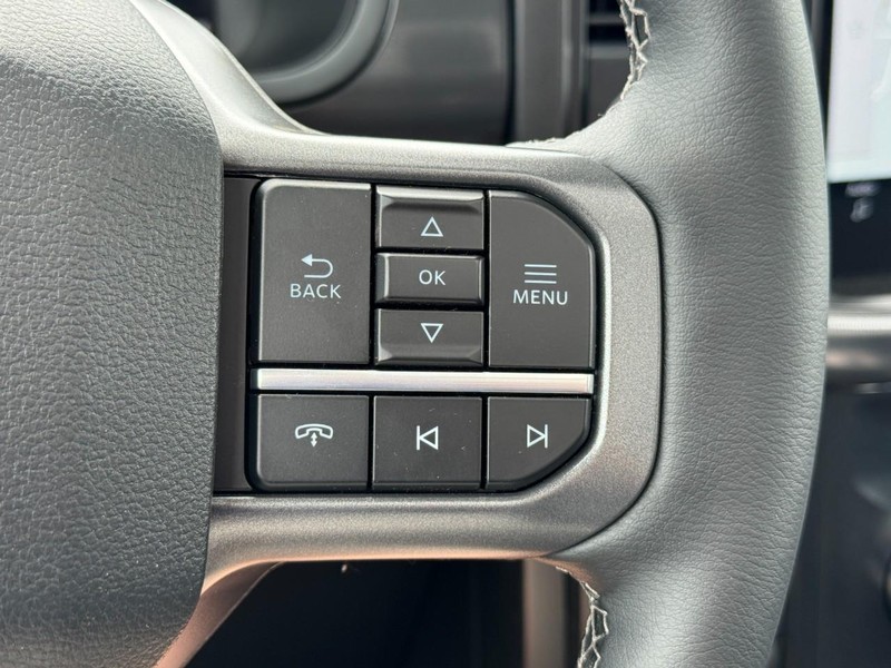 Ford F-150 Vehicle Full-screen Gallery Image 12