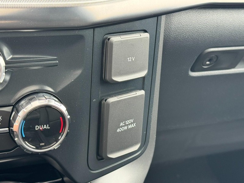 Ford F-150 Vehicle Full-screen Gallery Image 14