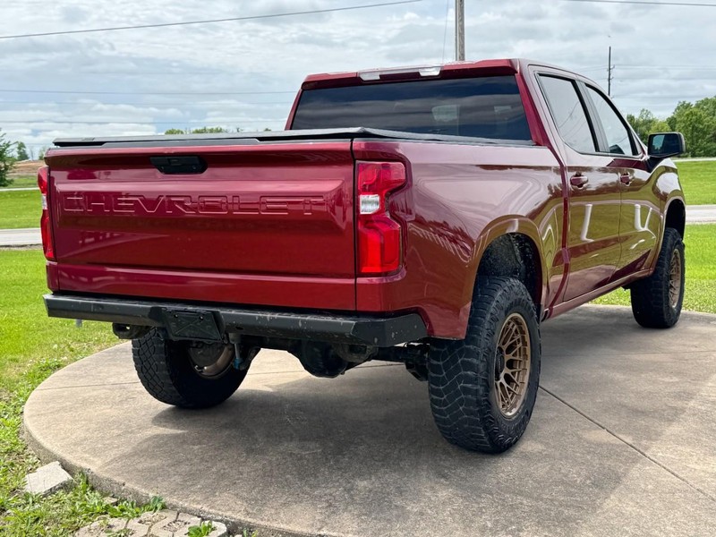 Chevrolet Silverado 1500 Vehicle Full-screen Gallery Image 3