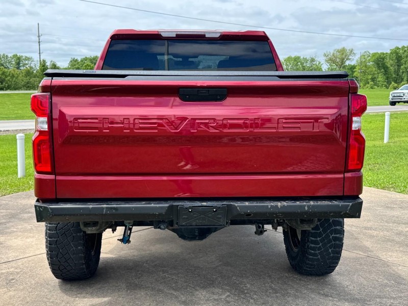 Chevrolet Silverado 1500 Vehicle Full-screen Gallery Image 4
