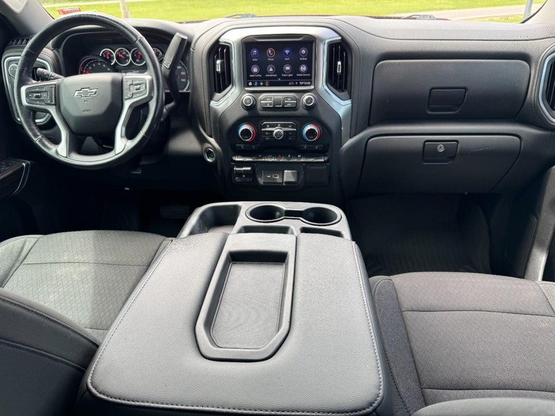 Chevrolet Silverado 1500 Vehicle Full-screen Gallery Image 11