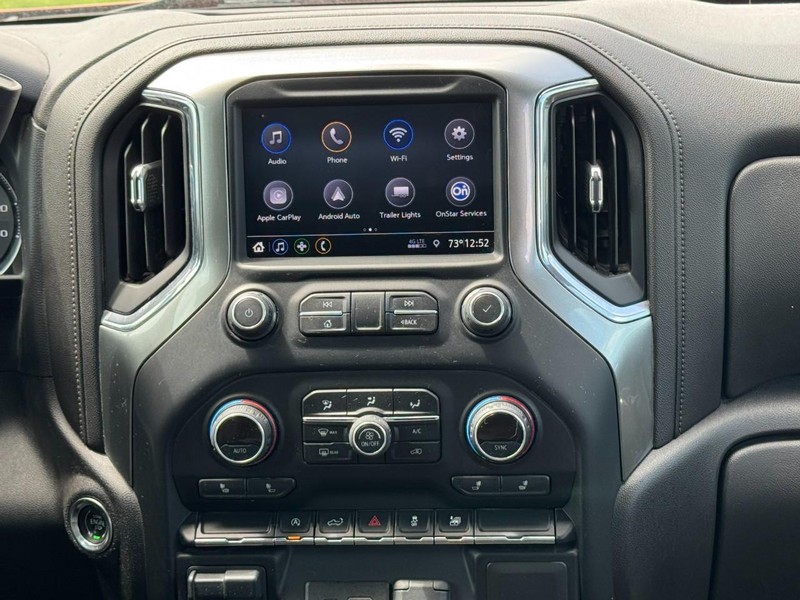 Chevrolet Silverado 1500 Vehicle Full-screen Gallery Image 13