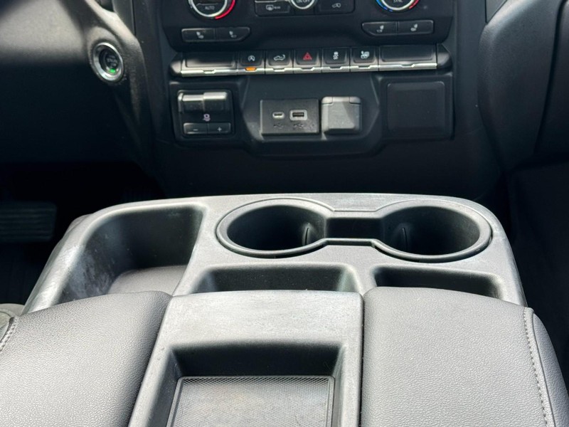 Chevrolet Silverado 1500 Vehicle Full-screen Gallery Image 14
