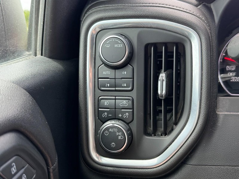 Chevrolet Silverado 1500 Vehicle Full-screen Gallery Image 16
