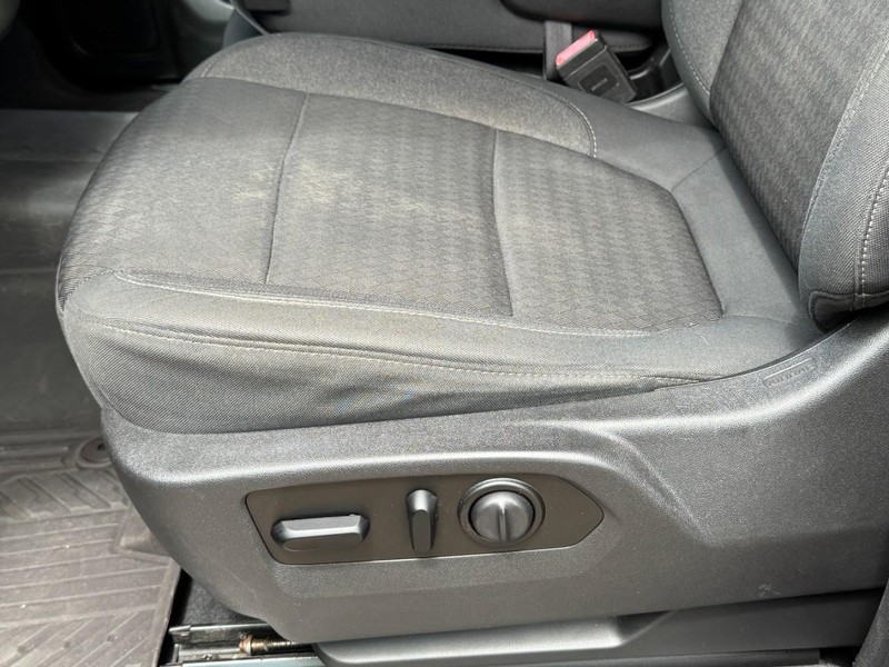 Chevrolet Silverado 1500 Vehicle Full-screen Gallery Image 23
