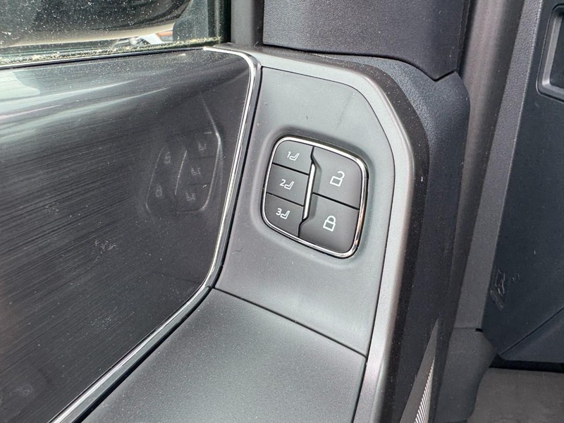 Ford F-150 Vehicle Image 10