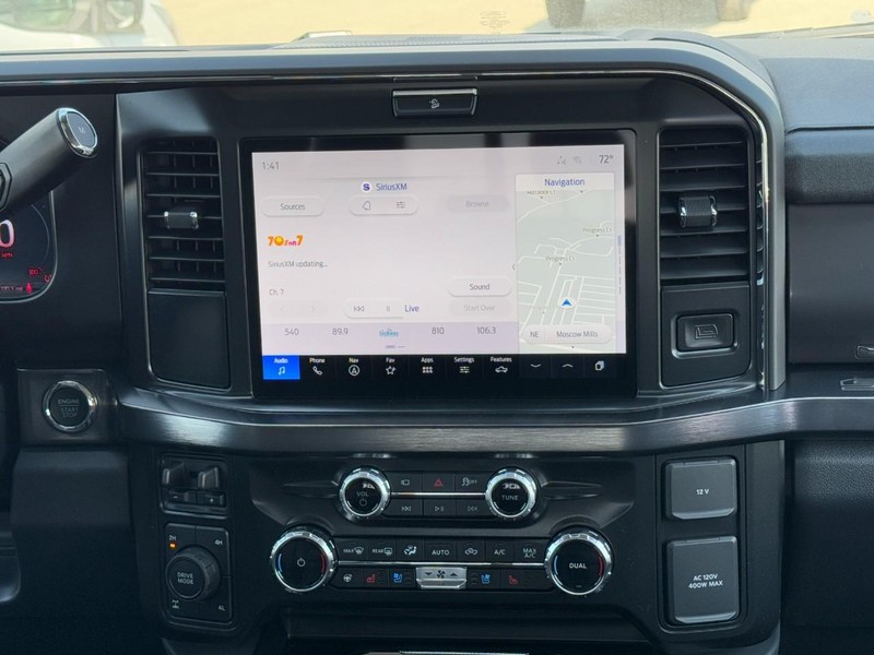 Ford Super Duty F-250 SRW Vehicle Full-screen Gallery Image 8