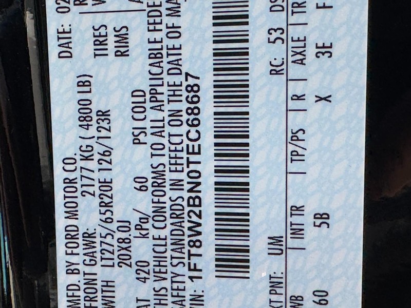 Ford Super Duty F-250 SRW Vehicle Full-screen Gallery Image 17