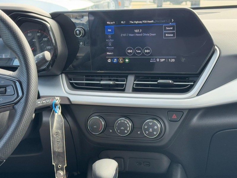 Chevrolet Trax Vehicle Full-screen Gallery Image 8