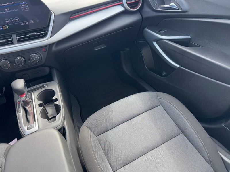 Chevrolet Trax Vehicle Full-screen Gallery Image 10