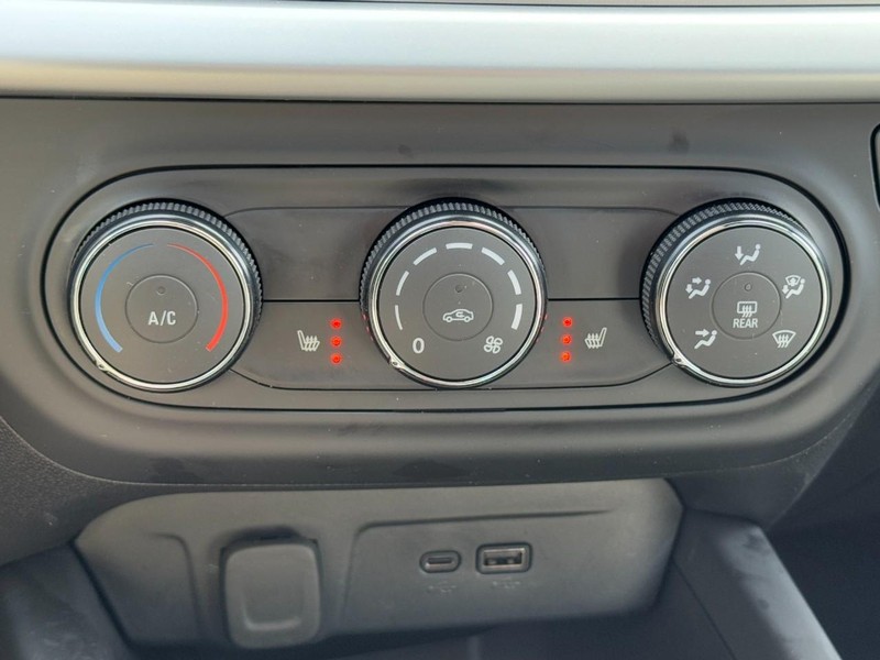 Chevrolet Trax Vehicle Full-screen Gallery Image 14