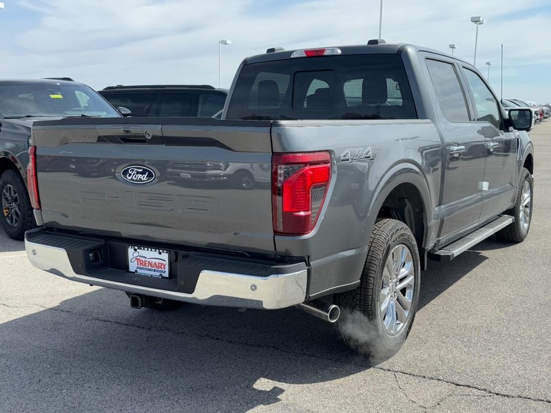 Ford F-150 Vehicle Full-screen Gallery Image 3