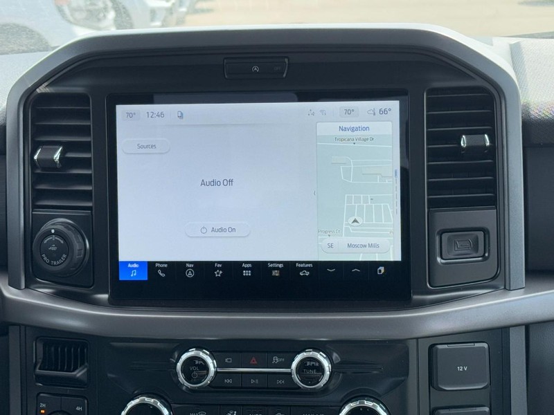 Ford F-150 Vehicle Full-screen Gallery Image 8