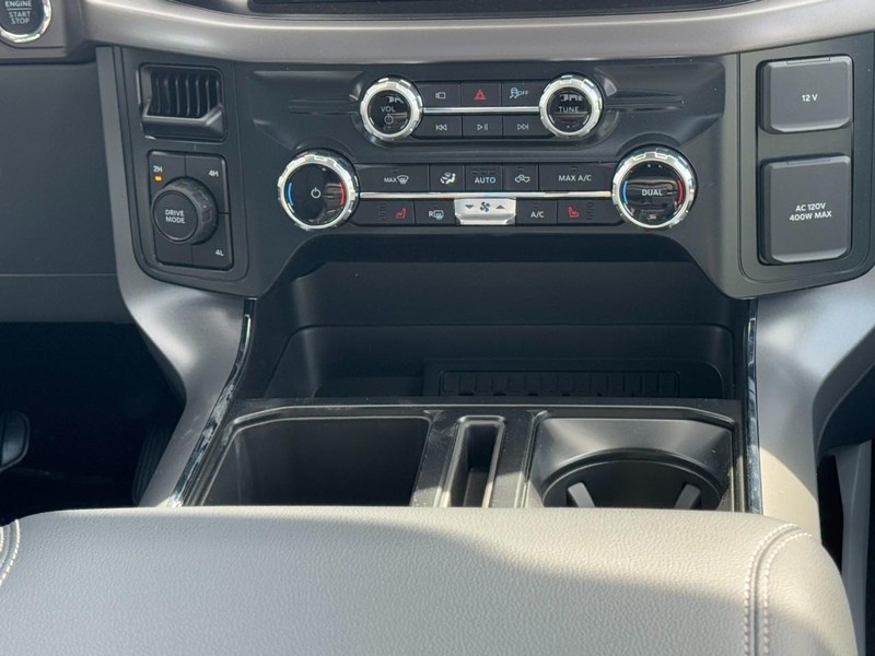 Ford F-150 Vehicle Full-screen Gallery Image 9